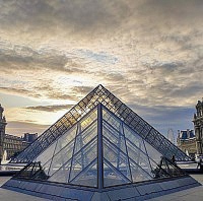 pyramide du Louvres